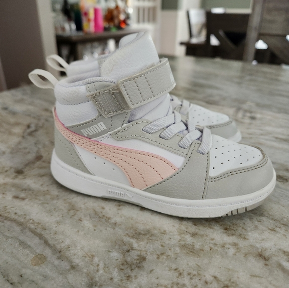 Puma Toddler Size 8. Tan, white and pink. - Picture 3 of 8